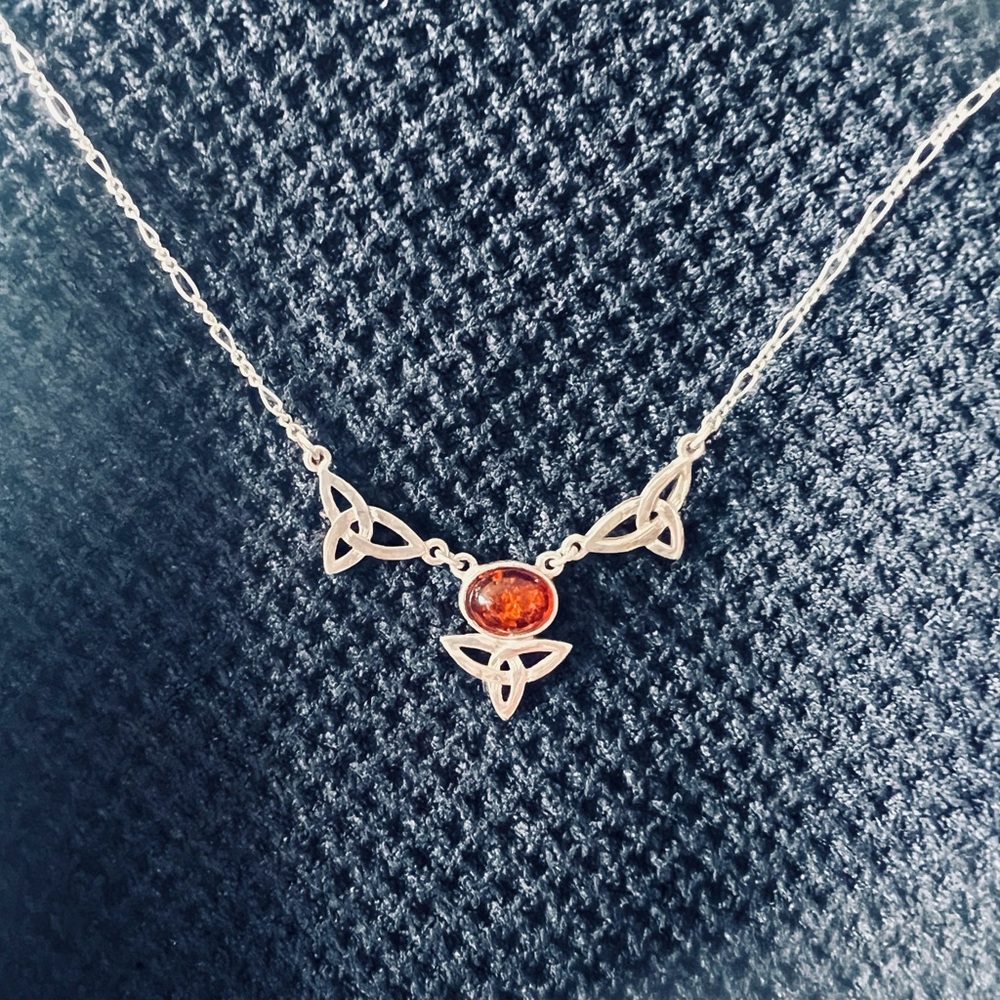 Shetland Jewelry UK Necklet - Sterling silver w/ amber stone.